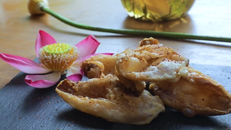 Snack c&aacute;nh hoa sen