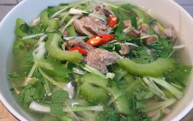 Canh gà mướp đắng