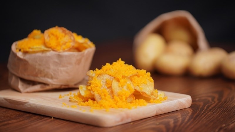 Snack khoai t&acirc;y trứng muối