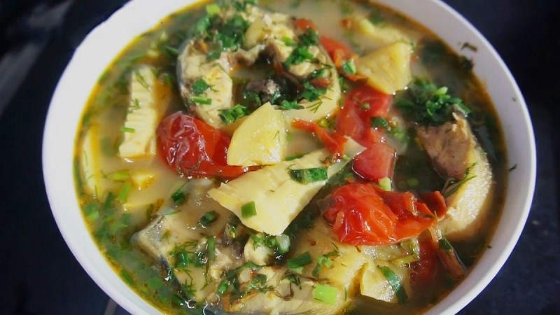 Cá tầm nấu canh chua