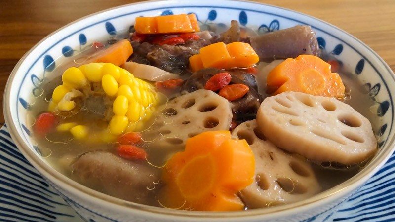 Canh đuôi bò củ sen