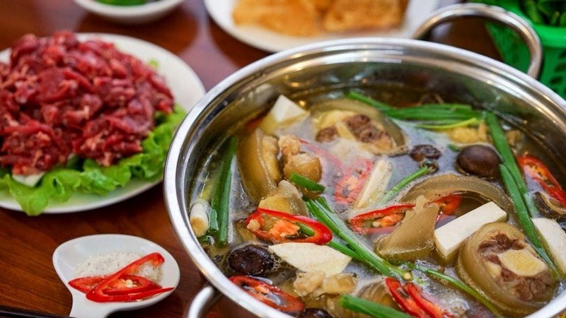 Lẩu đuôi bò khoai môn