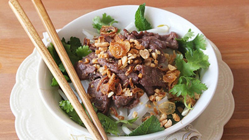 Phở chiên phồng