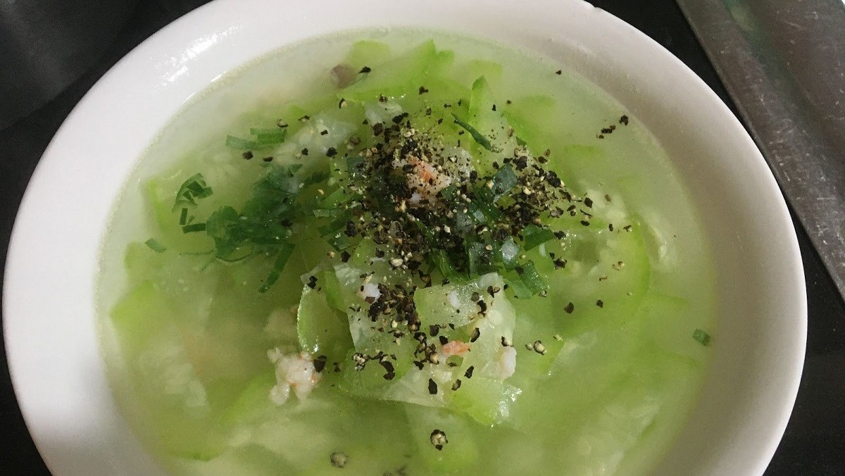 Canh bí đao nấu tôm tươi