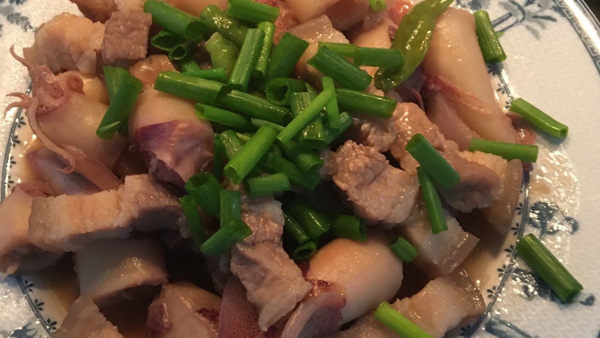 Mực kho thịt ba chỉ