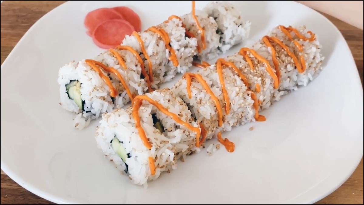 3 cách làm sushi cuộn bơ lạ miệng, hấp dẫn cực đơn giản