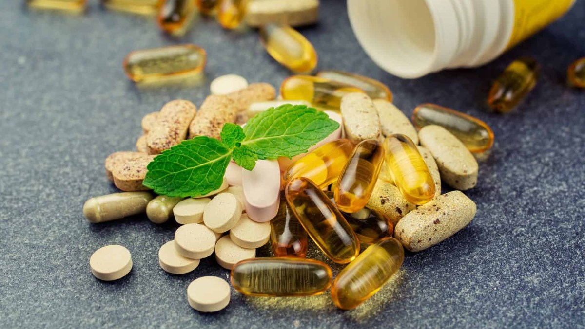 Vitamin tổng hợp là gì? 12 loại vitamin tổng hợp cho nam giới