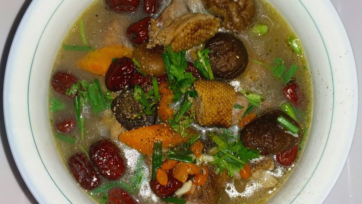 Vịt hầm táo đỏ
