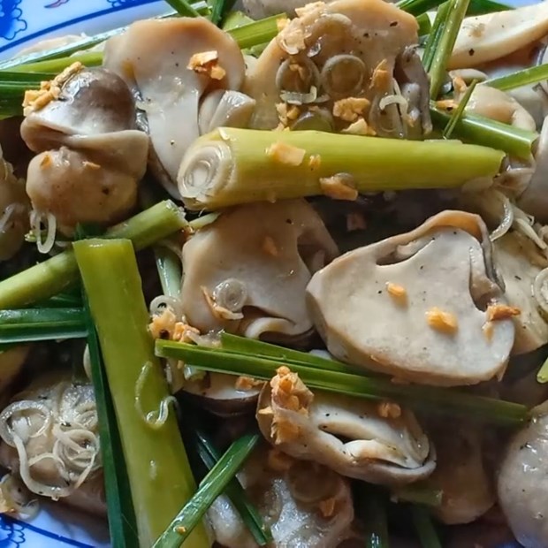 3 cách làm nấm rơm hấp sả thơm ngon khó cưỡng đơn giản cho gia đình