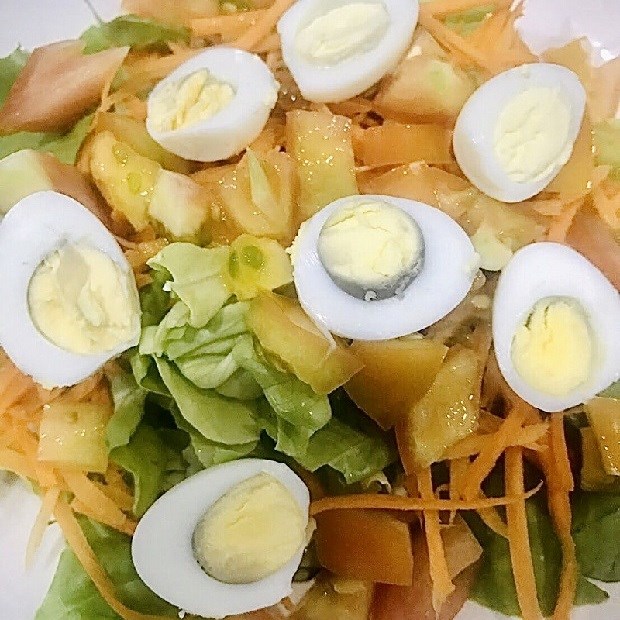 Cách làm salad trứng sốt vải chua ngọt thơm ngon lạ miệng thanh mát