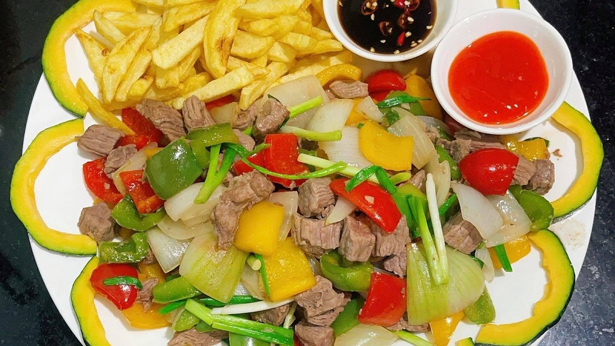 Cách làm bò lúc lắc ngon tuyệt cú mèo theo công thức của Cookbeo