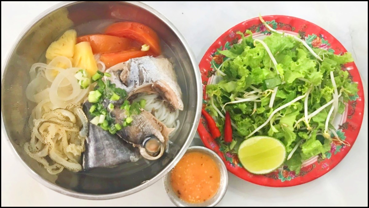 Bún cá ngừ sứa Nha Trang