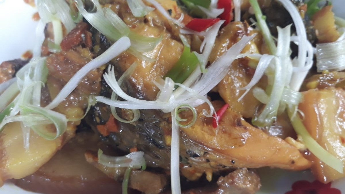 Cá chép kho riềng