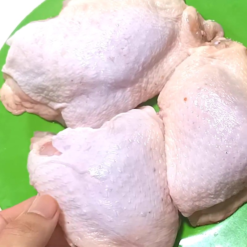 Bước 1 Sơ chế gà Gà chiên ngũ vị hương