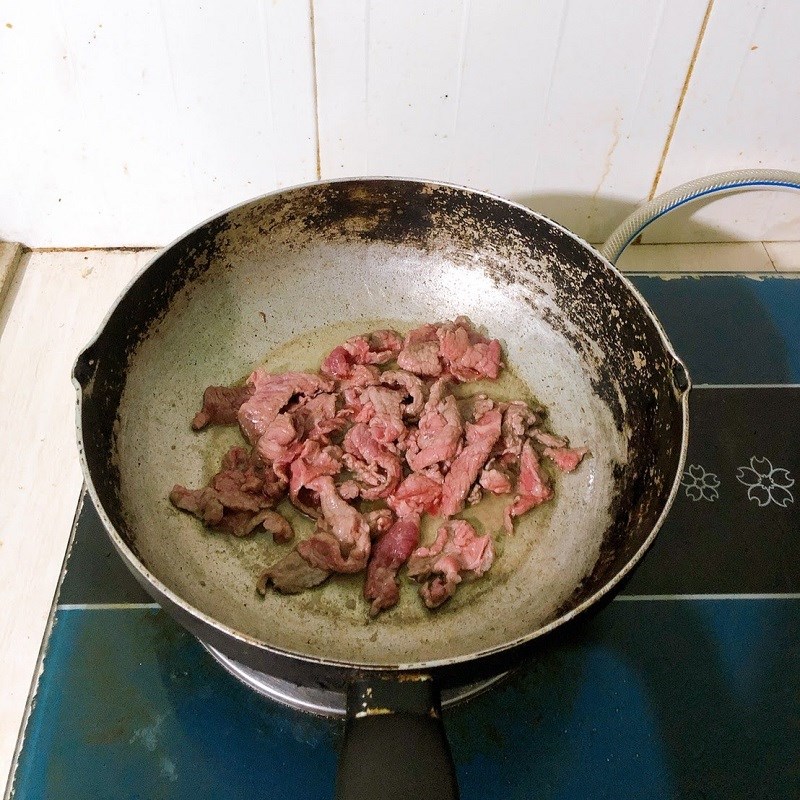 Bước 2 Làm cải ngồng xào thịt bò Cải ngồng xào thịt bò