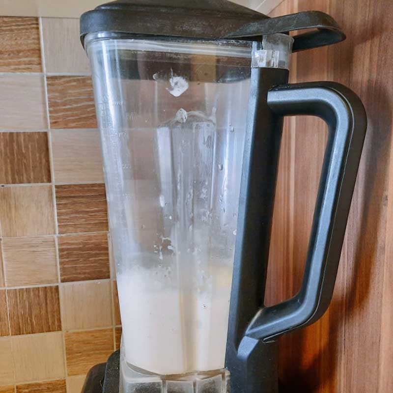 Bước 2 Làm hỗn hợp sữa lắc vani Sữa lắc vani