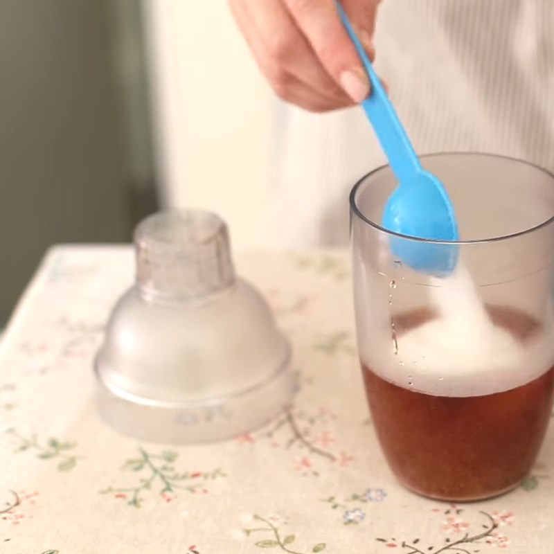 Bước 3 Lọc trà và pha trà sữa Trà sữa bá tước Earl Grey