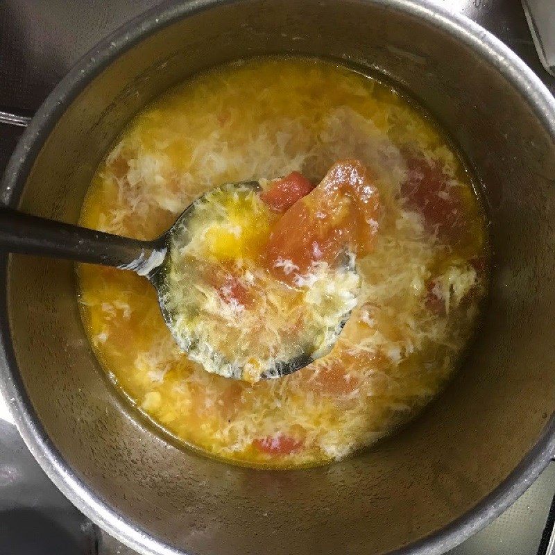 Bước 2 Nấu canh Canh cà chua trứng đậu hũ