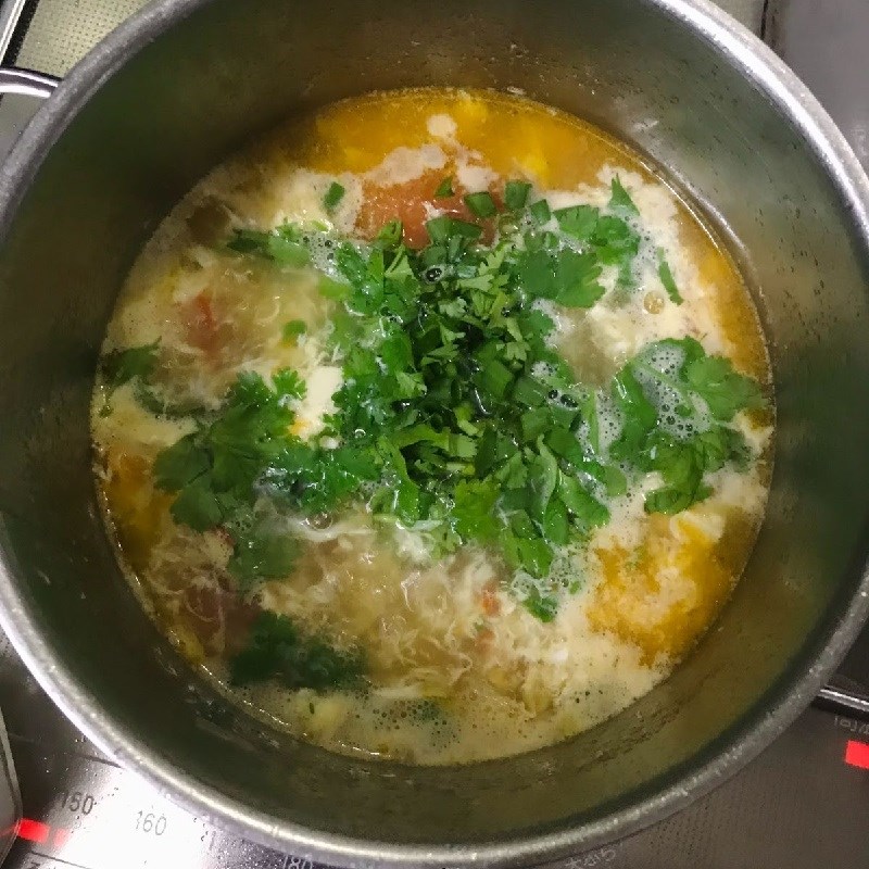 Bước 2 Nấu canh Canh cà chua trứng đậu hũ