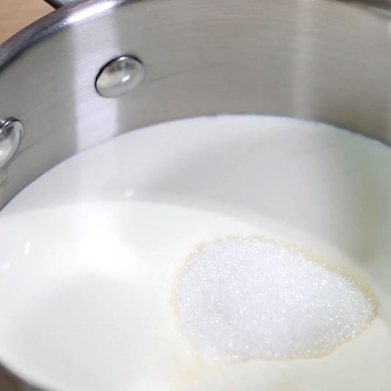 Bước 2 Nấu hỗn hợp kem sữa tươi Panna cotta việt quất