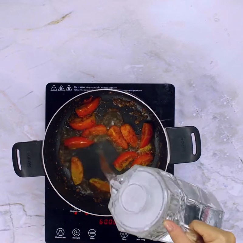 Bước 3 Nấu nước canh Canh cá lăng nấu măng chua