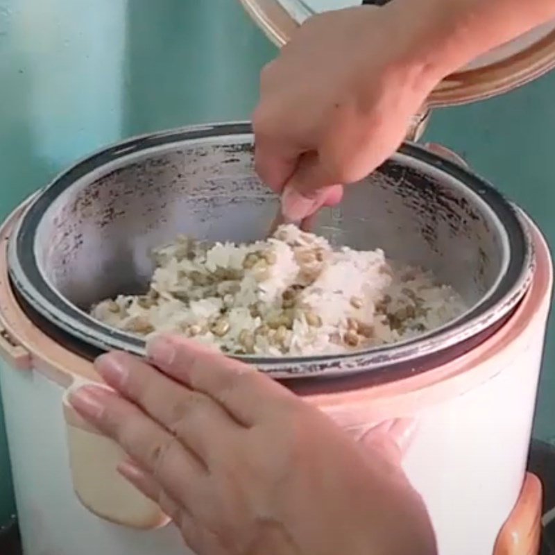 Bước 3 Nấu xôi Xôi đậu xanh nguyên hạt nước cốt dừa