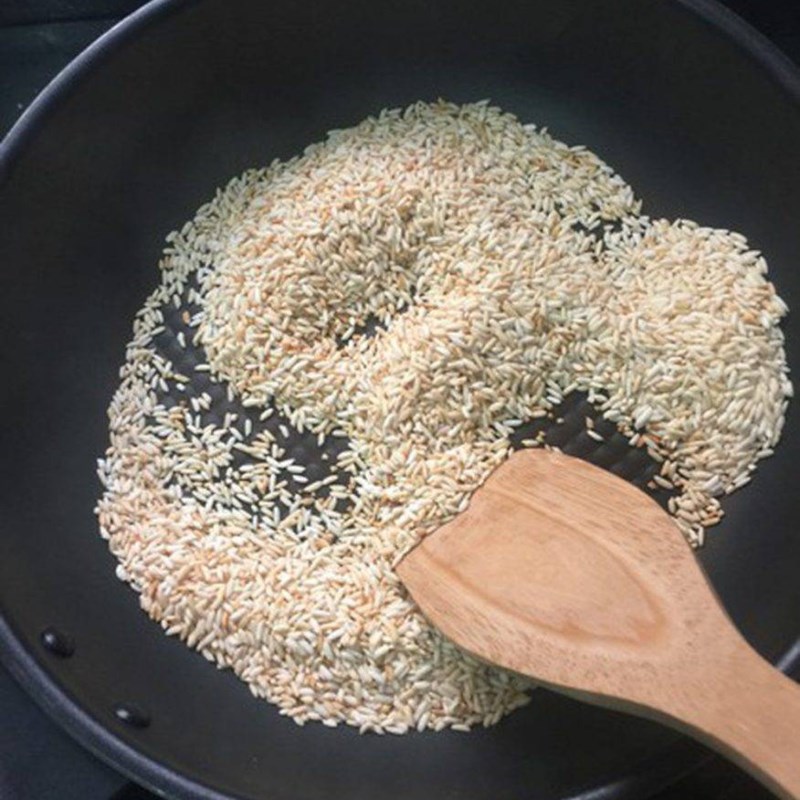 Bước 2 Rang và nấu gạo Cháo tôm hùm