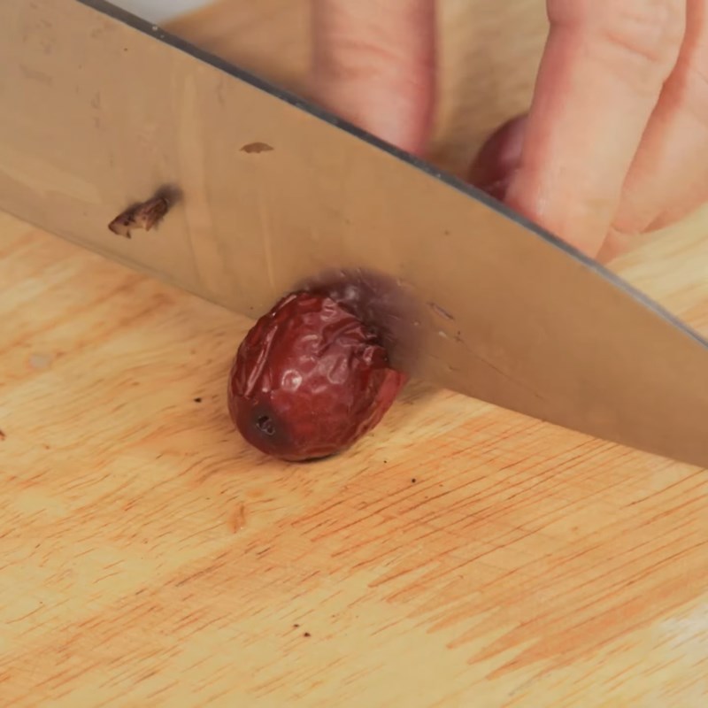 Bước 3 Sơ chế các nguyên liệu còn lại Cháo bề bề táo đỏ nấm hương
