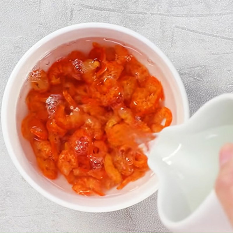 Bước 2 Sơ chế các nguyên liệu khác Hủ tiếu lòng