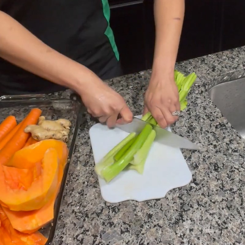 Bước 1 Sơ chế đu đủ, cà rốt cần tây Nước ép đu đủ cà rốt cần tây