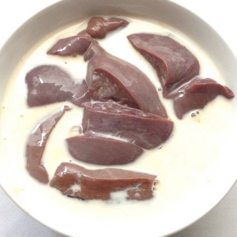 Bước 1 Sơ chế lòng heo Hủ tiếu lòng