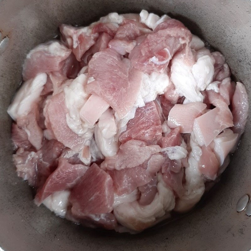 Bước 1 Sơ chế nguyên liệu Thịt kho măng tươi