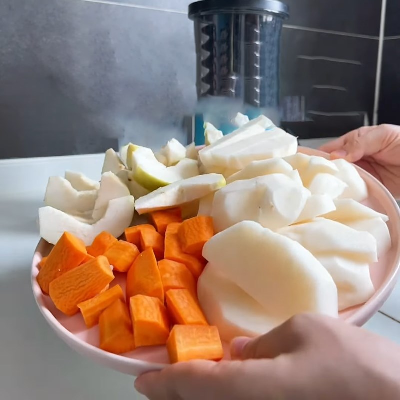 Bước 1 Sơ chế nguyên vật liệu Nước nghiền củ đậu cà rốt
