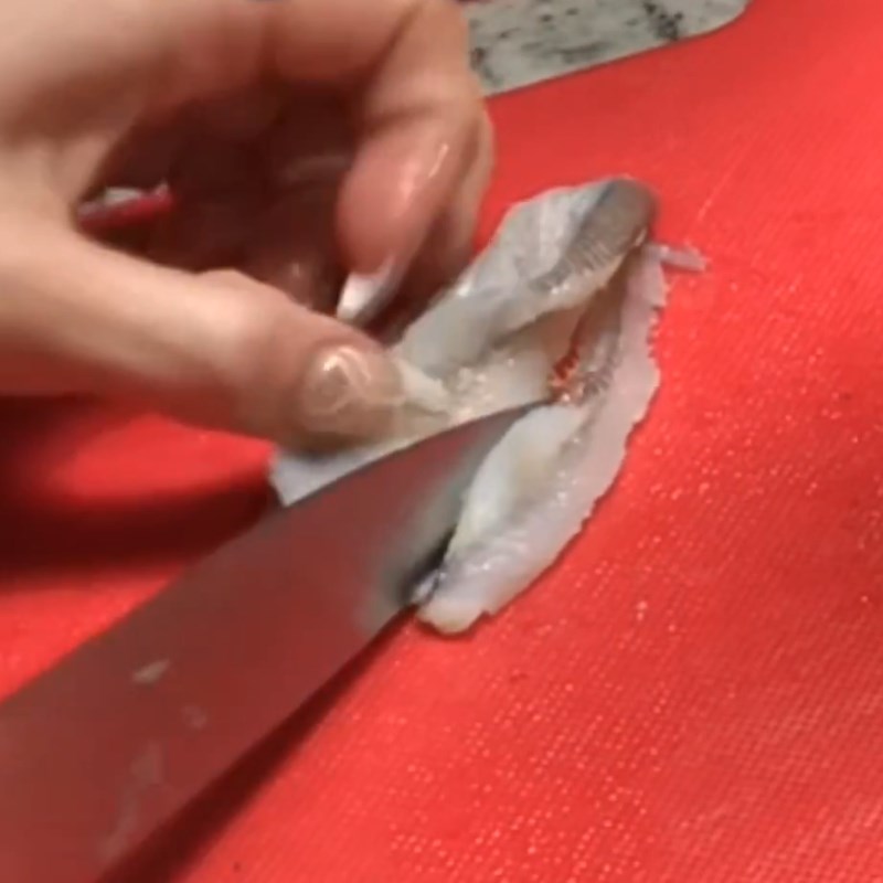 Bước 1 Sơ chế nguyên liệu Cá mai chiên giòn