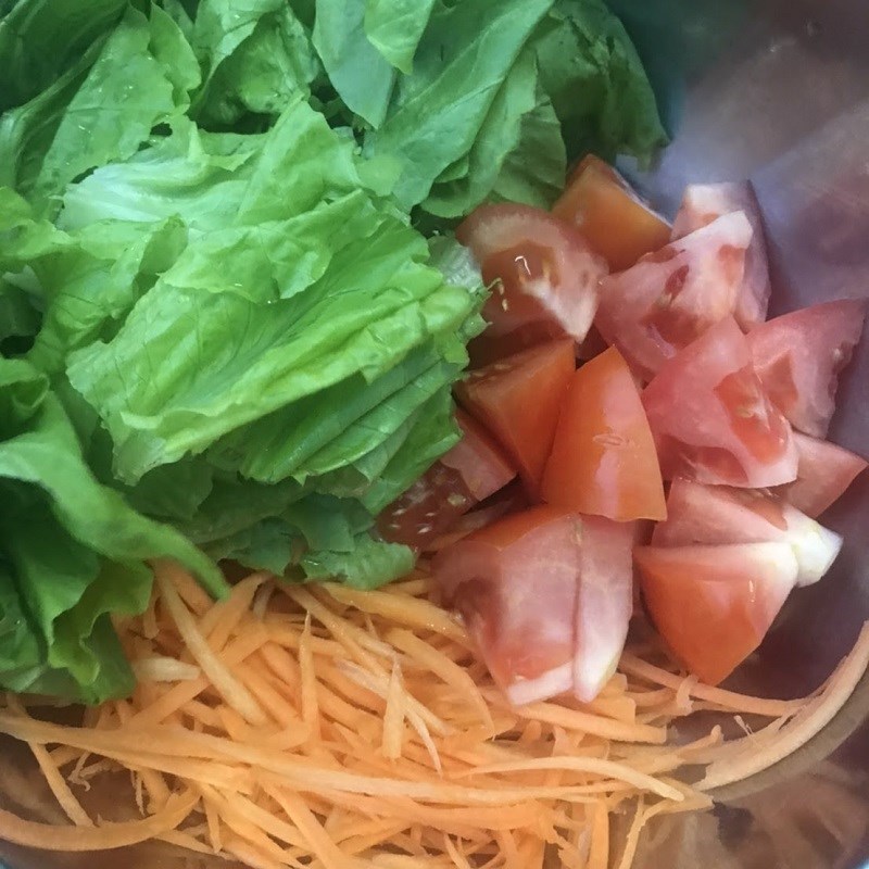 Bước 1 Sơ chế nguyên liệu Salad trứng sốt vải