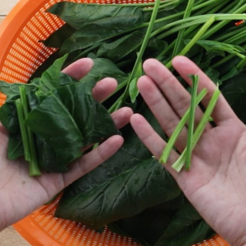 Bước 1 Sơ chế nguyên liệu Sinh tố ớt chuông cải bó xôi nho