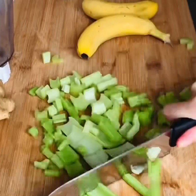 Bước 2 Sơ chế rau củ trái cây Sinh tố mè đen ngòm chuối cần thiết tây