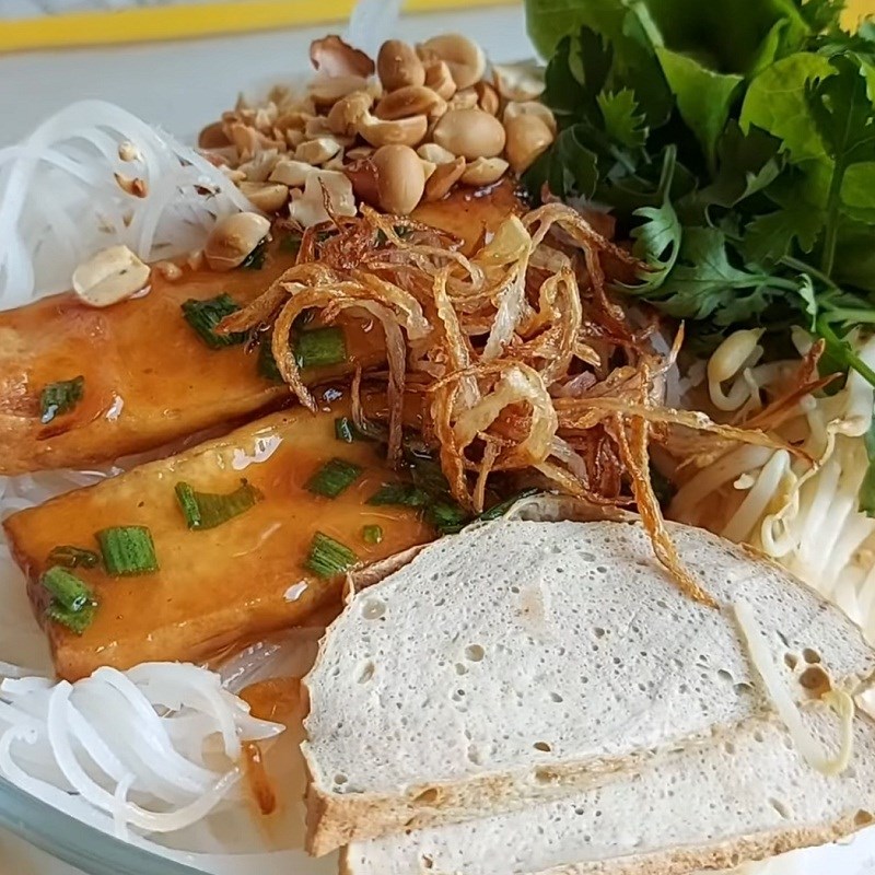 Bước 7 Thành phẩm Hủ tiếu khô chay với chả