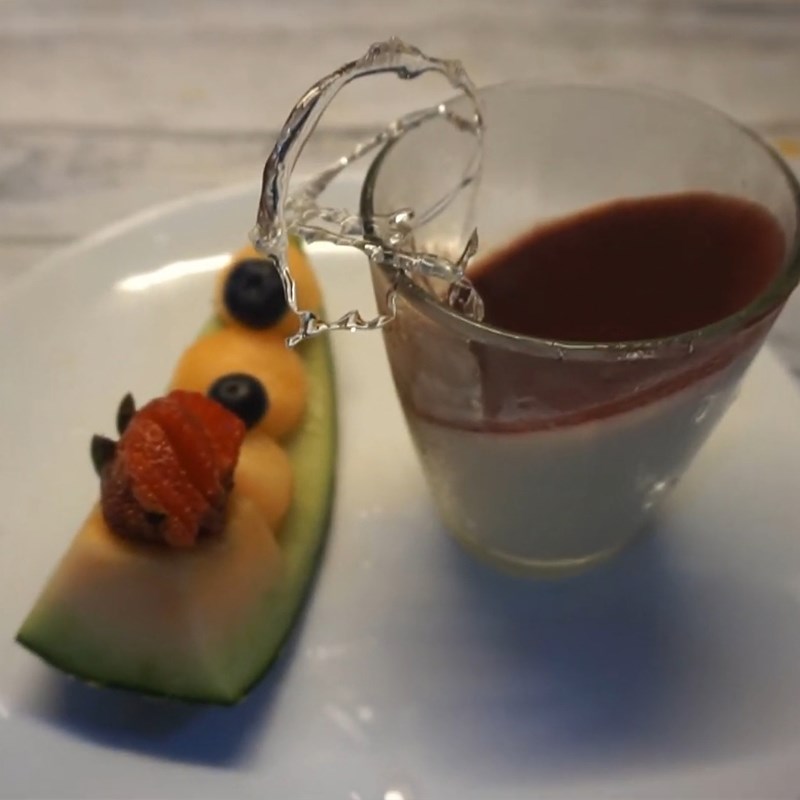 Bước 6 Thành phẩm Panna cotta việt quất dâu tây