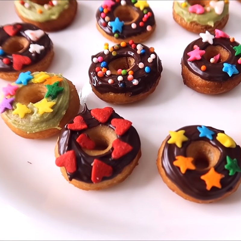 Bước 4 Trang trí Bánh donut mini