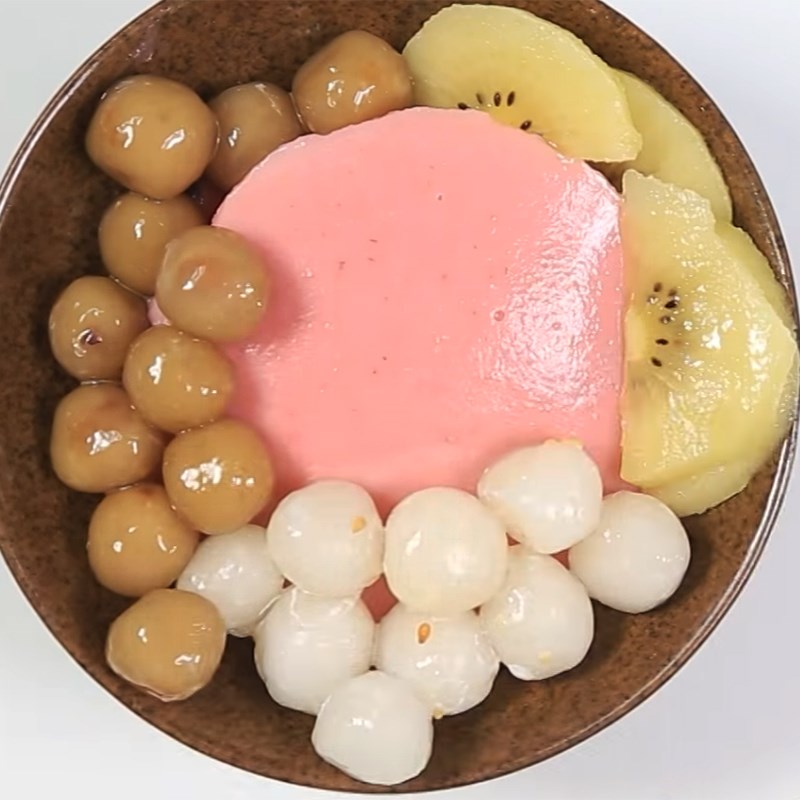 Bước 3 Trang trí và hoàn thành Chè dâu tây