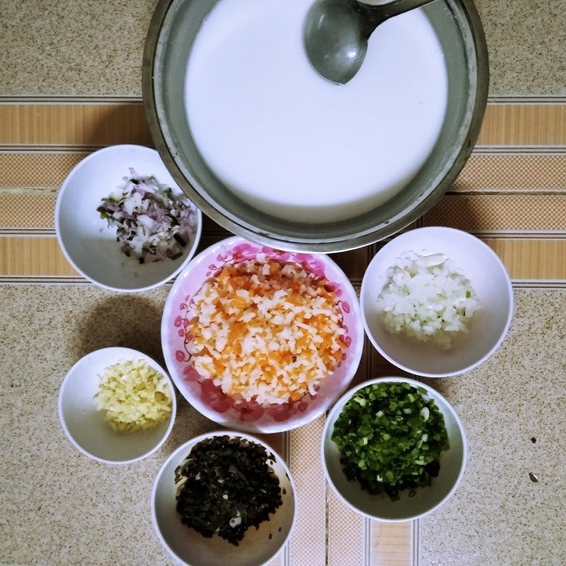 Bước 3 Trộn bột và đổ bánh Bánh cuốn làm bằng bột mì và bột năng