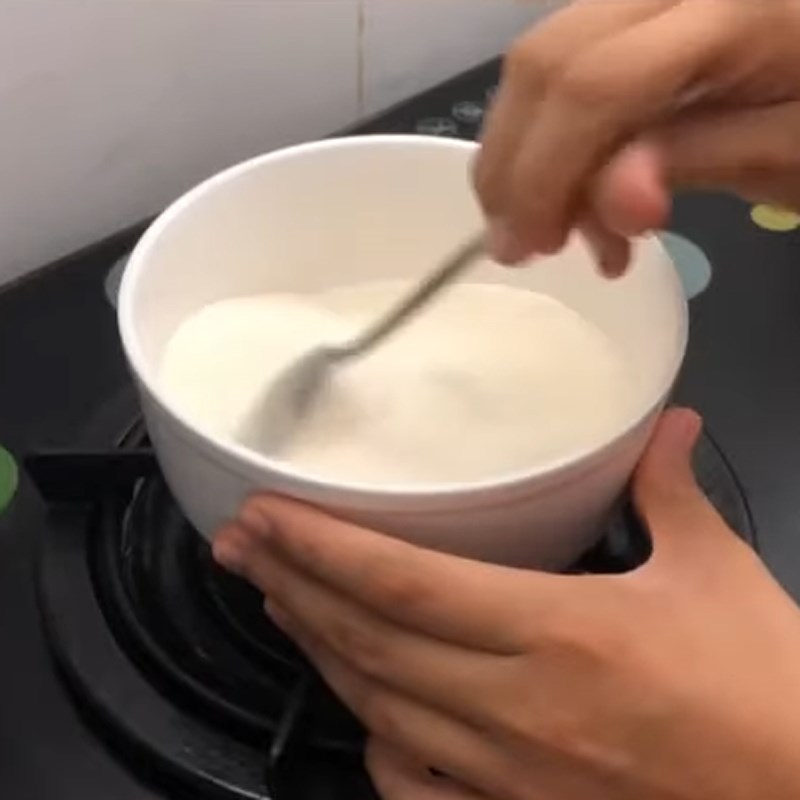 Bước 2 Trộn hỗn hợp sữa và đường Trà sữa Phúc Long