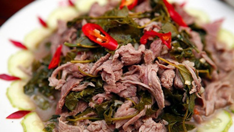 Thịt trâu nấu lá lồm