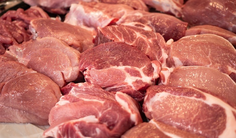 Thịt heo có chứa nhiều cholesterol không?