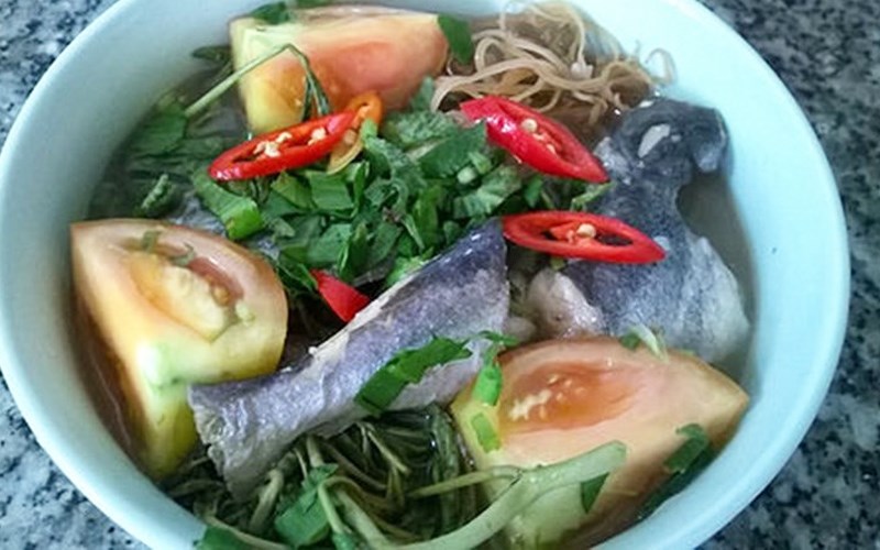 Cá út nấu canh chua