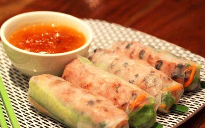 Bánh tráng nem cù lao Lục Sĩ