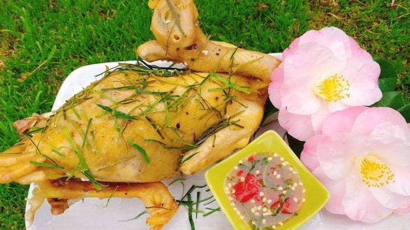 Gà hấp lá trúc