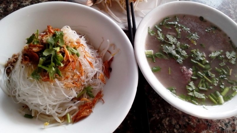 Phở khô Kon Tum