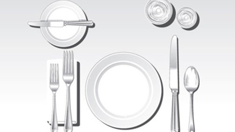 B&agrave;n ăn tối